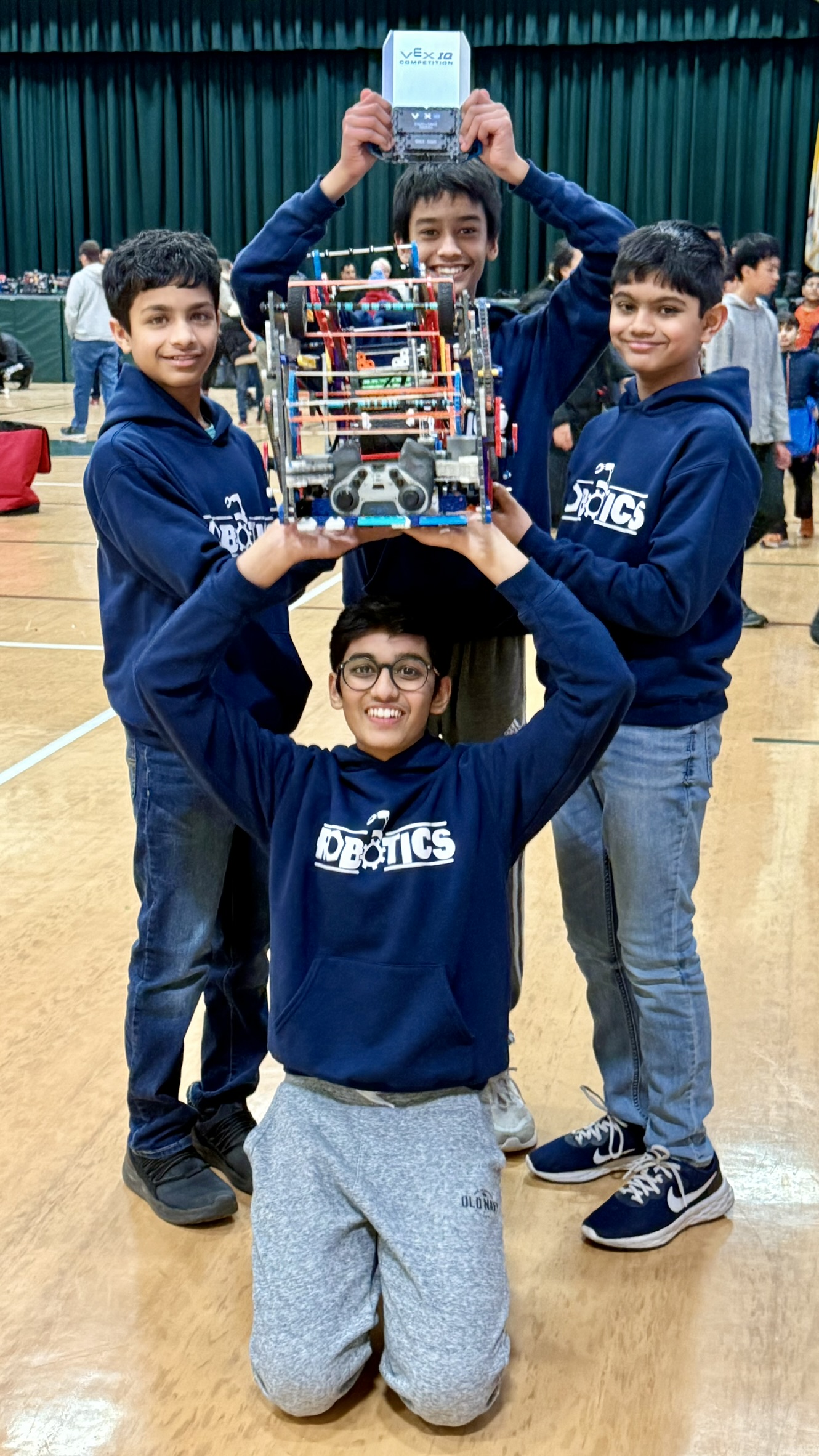 81011B - Techno Dragons Full Volume (2024-25) season photo